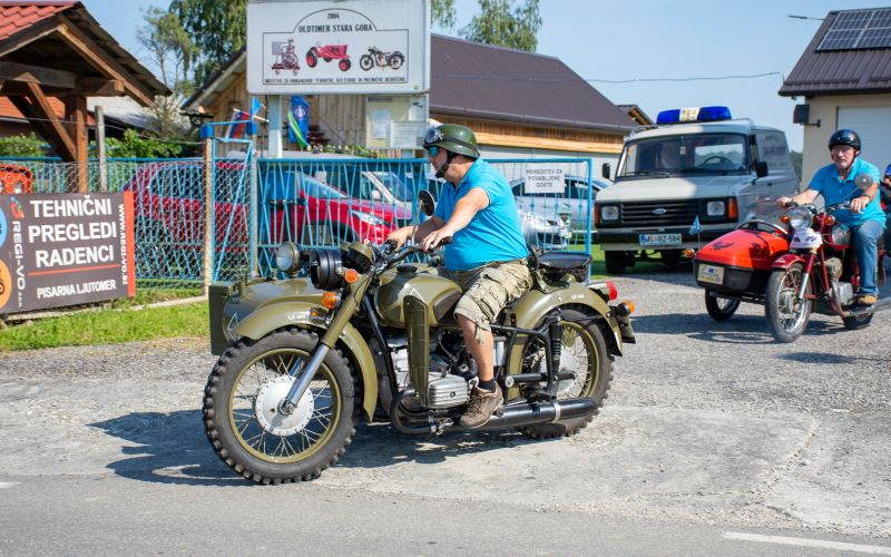 oldtimer-stara-gora, srečanje-starodobnikov, starodobni-motorji-s-prikolico, starodobniki