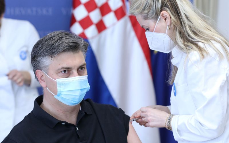 andrej plenković, cepljenje.JPG