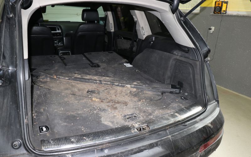 audi q7, tihotapec, begunci, notranjost.jpg