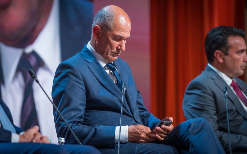 jansa telefon mobitel-BSF.jpg