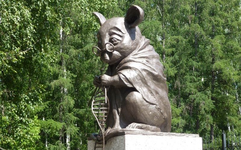 monument_to_lab_mouse-1.jpg