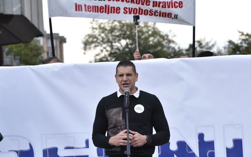 protest pct anticepilci trg republike zoran stevanovic bobo.JPG