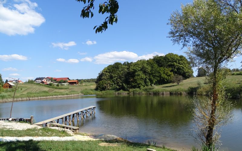 d38_stritsko_jezero_pomol.jpg