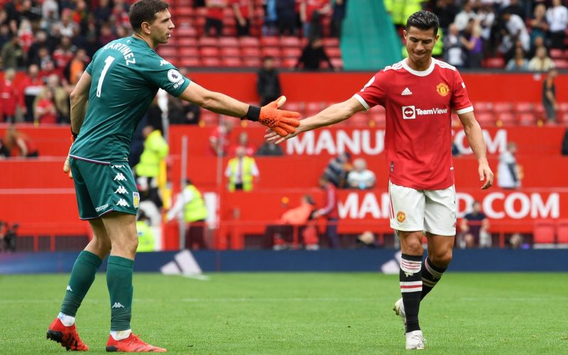 cristiano ronaldo emiliano martinez pm.jpg