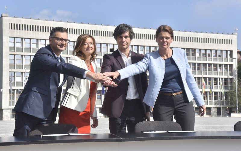sarec mesec bratusek fajon bobo.JPG