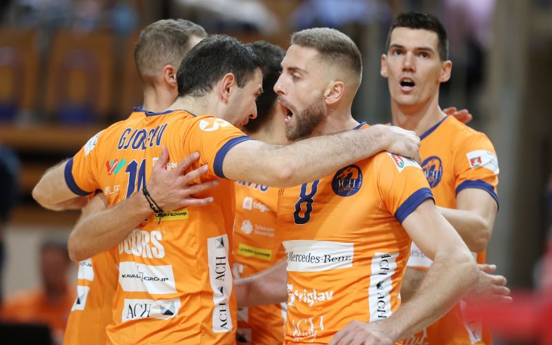 ach volley.JPG