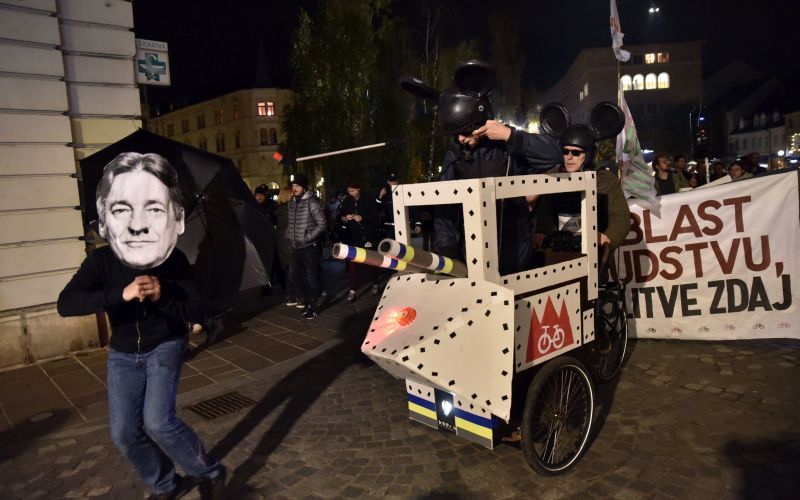 petkov-protest, vodni-top, 22.10