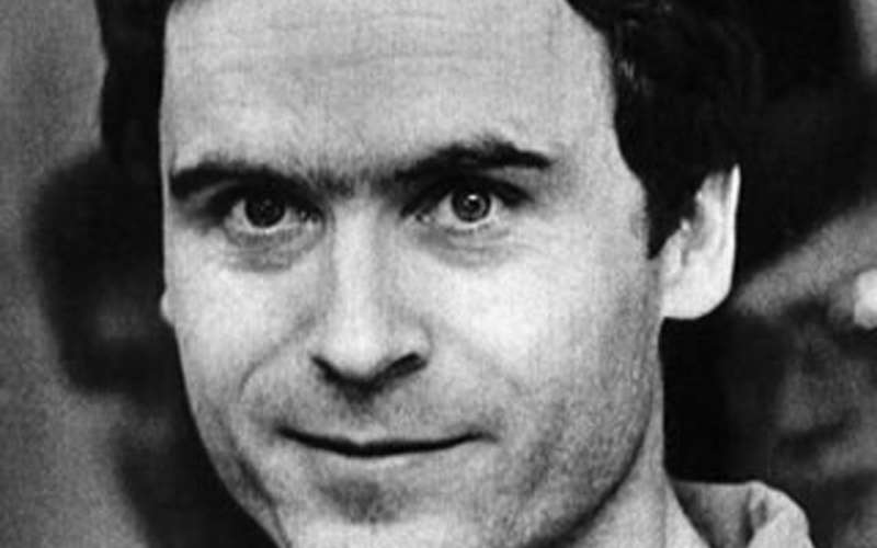 Ted Bundy - Natančno število žrtev ni popolnoma znano. Po ocenah naj bi ubil najmanj 30 žensk.