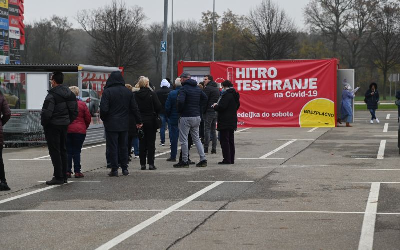 gneča, hitro-testiranje, hitri-testi, maximus, murska-sobota, zdravstveni-dom, covid-19
