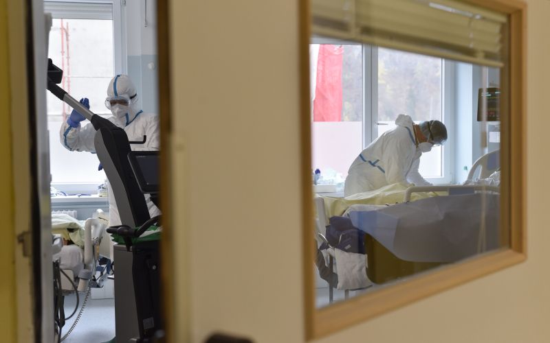 epidemija, splošna-bolnišnica-jesenice, koronavirus, covid-19, november, 2021