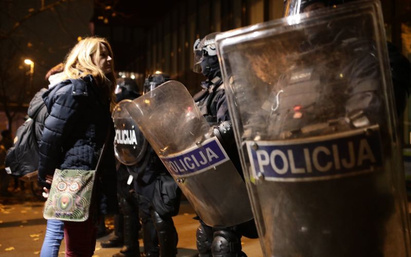 protest policija bobo.JPG