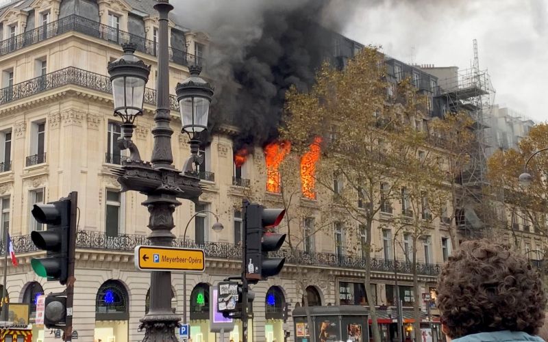 požar, pariz