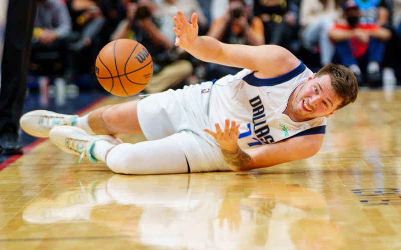 doncic dallas 1 re 3.JPG
