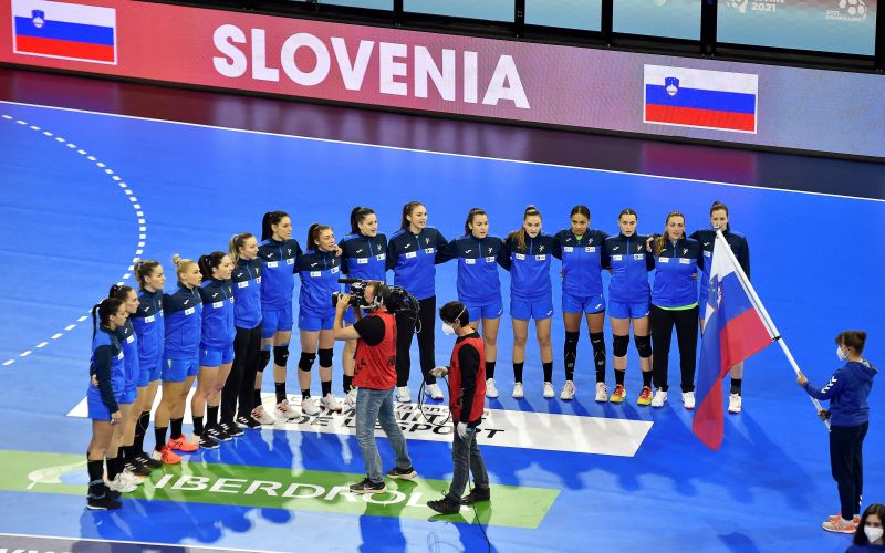 slovenija rokomet ženske reprezentanca 21 pm.jpg
