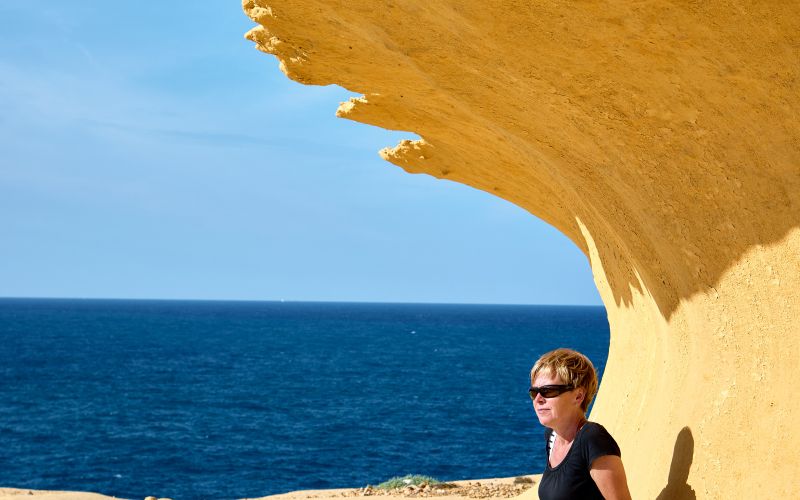 Skalnati valovi na otoku Gozo.jpg