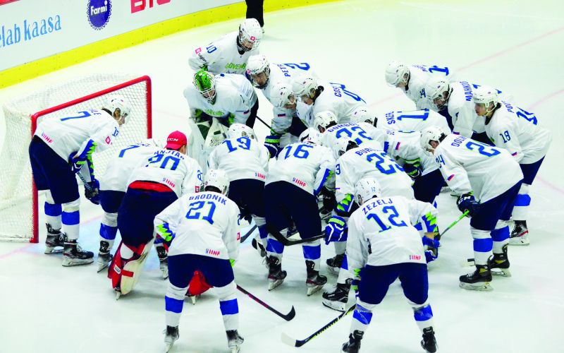 911-21-slovenija u20 hokej reprezentanca.jpg