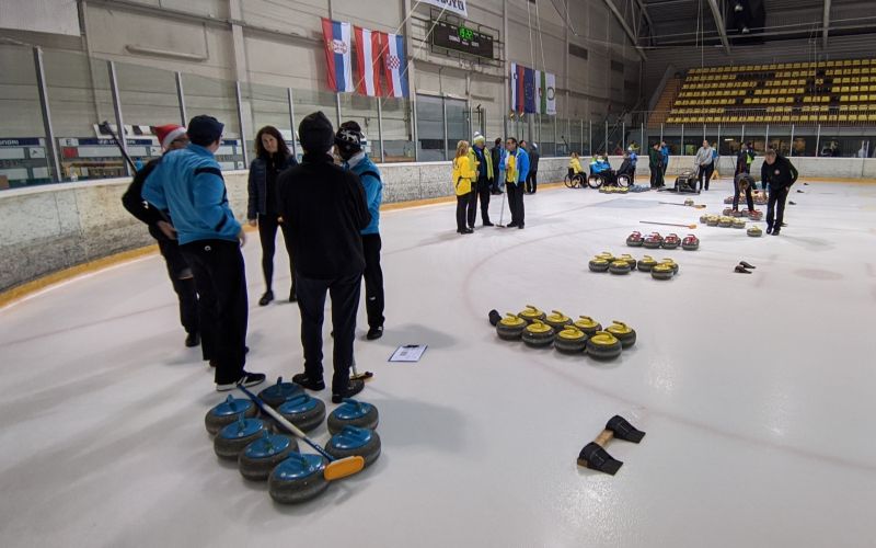 curling1.jpg