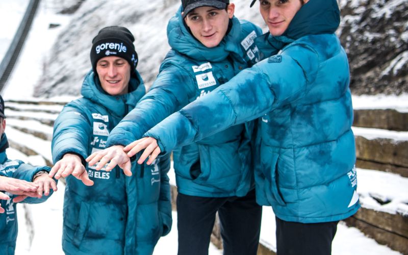 smucarski skoki prevc zajc lanisek dj 21.jpg