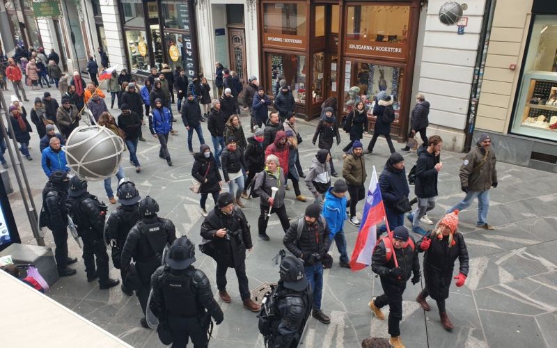 protest, interventni-zakon