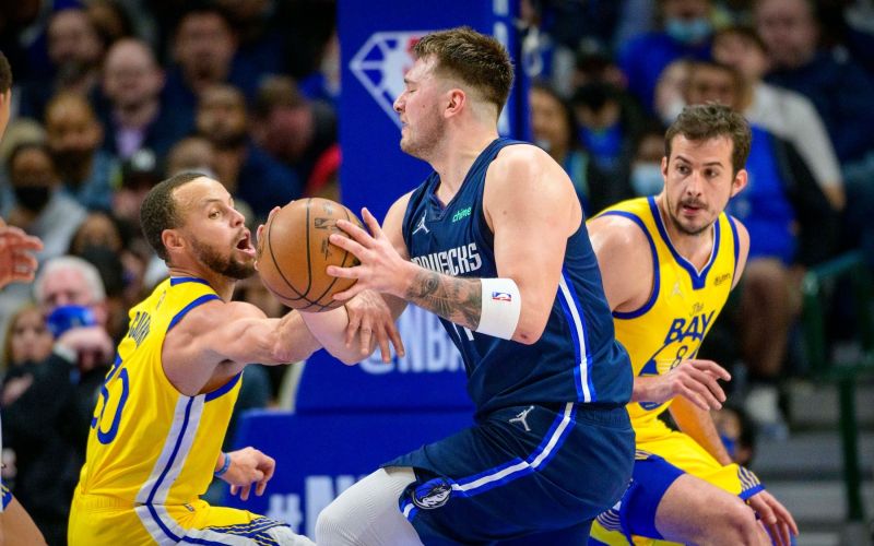 curry doncic dallas warriors pm.jpg