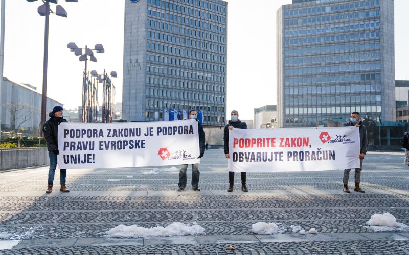 ZDRUŽENJE FRANK - transparenti pred DZ