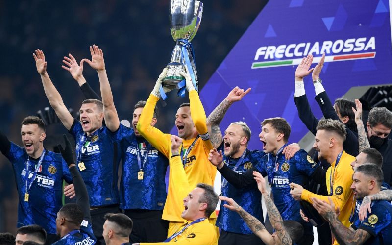 inter handanovic pokal.jpg