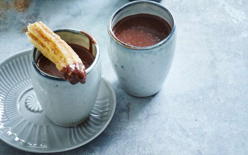 Vroča čokolada s churrosi.jpg