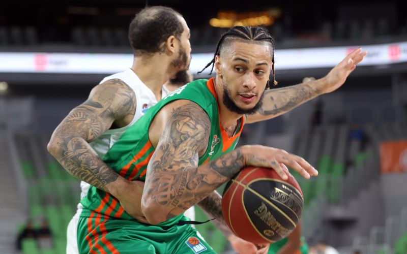 Zach Auguste cedevita olimpija 21 af.JPG