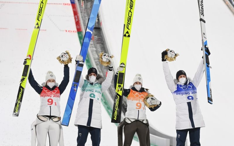 slovenija, skoki, zlata medalja, mešana ekipa1.jpg