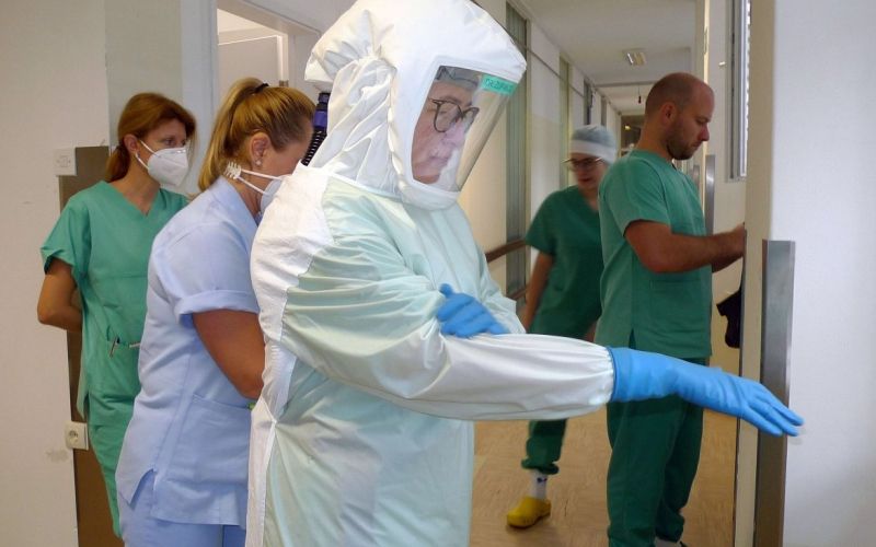 d06_zdravnikiepidemija1.jpg