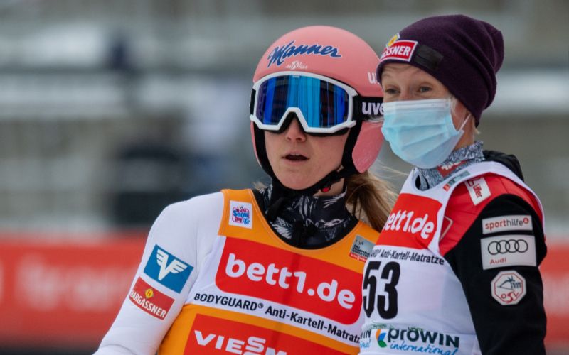 Daniela Iraschko-Stolz, Marita Kramer.jpg