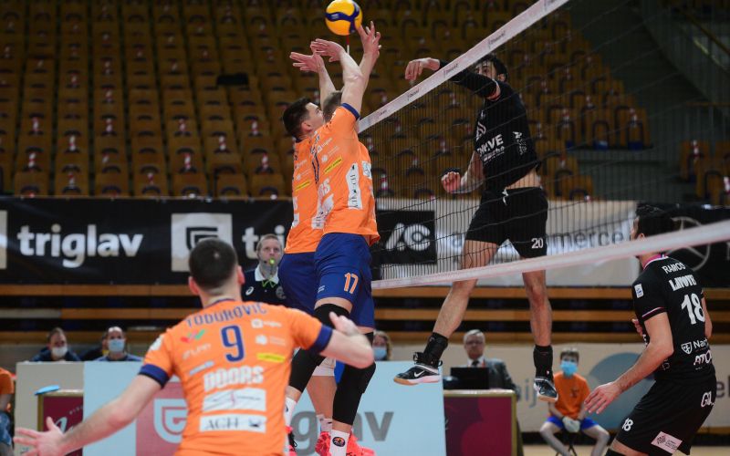 ach volley.JPG