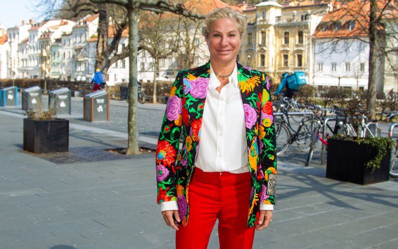 ana roš Odprta kuhna tiskovna konferenca (Foto - Marko Vavpotic).jpg