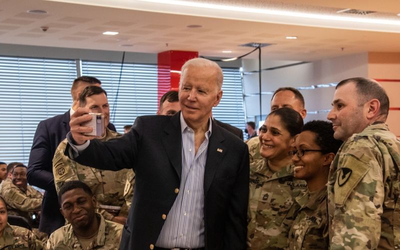 joe biden, ameriški vojaki na poljskem.jpg