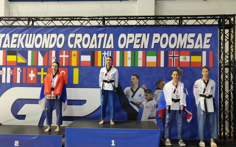 lorena zabukovec.jpg