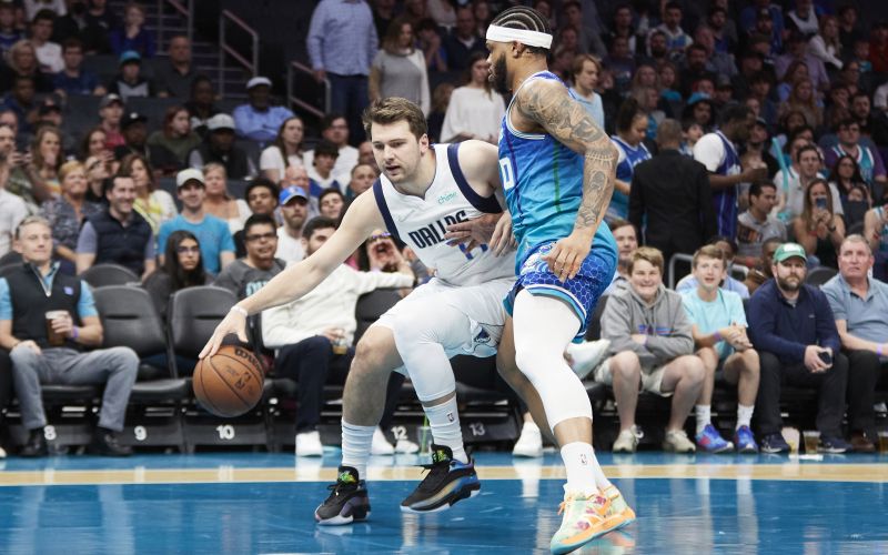 Luka Dončić Miles Bridges.jpg