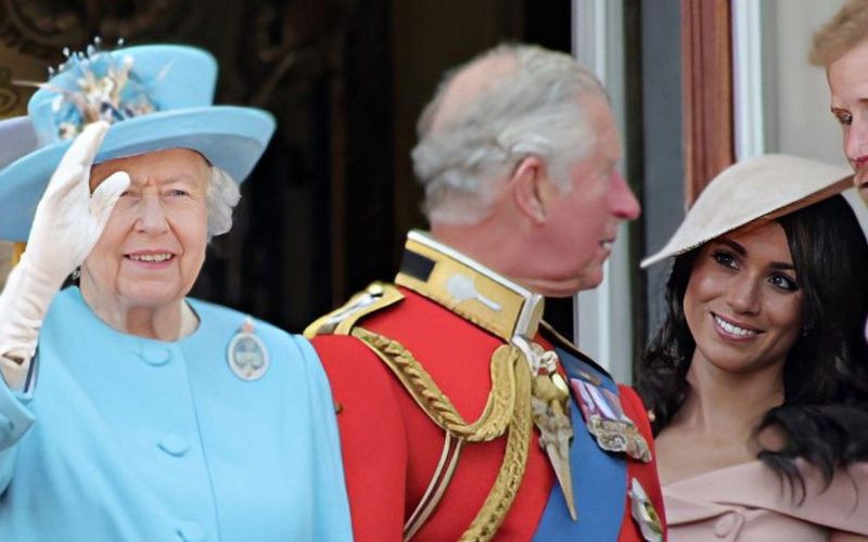 Meghan Markle, princ Harry, Camilla, princ Charles, Elizabeta II.