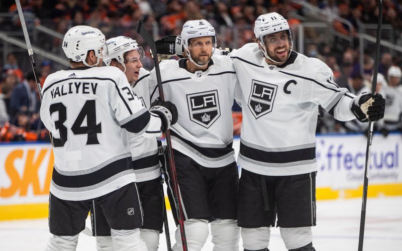 kopitar los angeles 22 pom.jpg