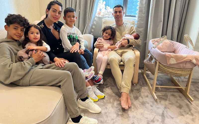 ronaldo georgina.jpg