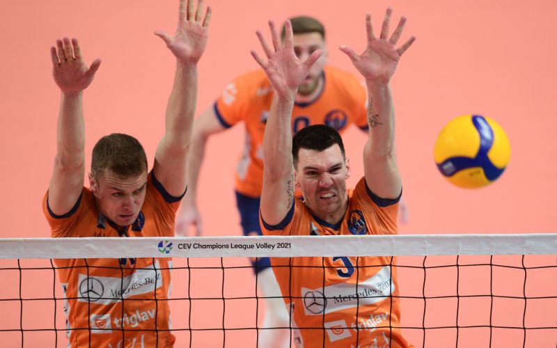ACH volley.JPG