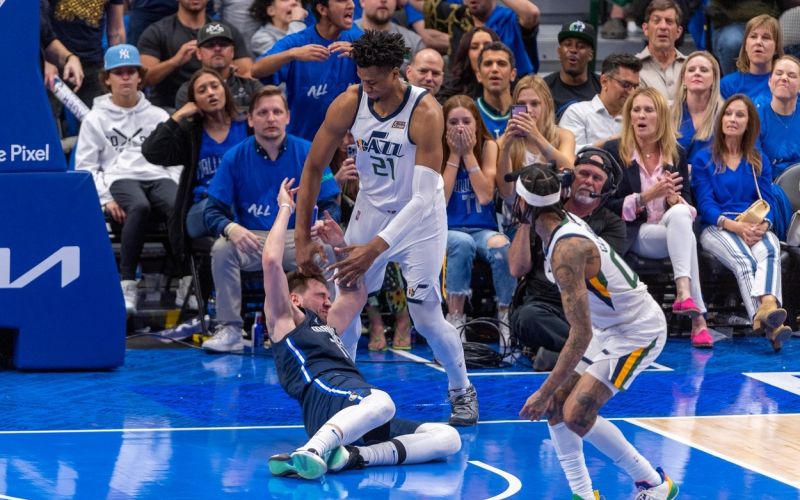 doncic whiteside.jpg