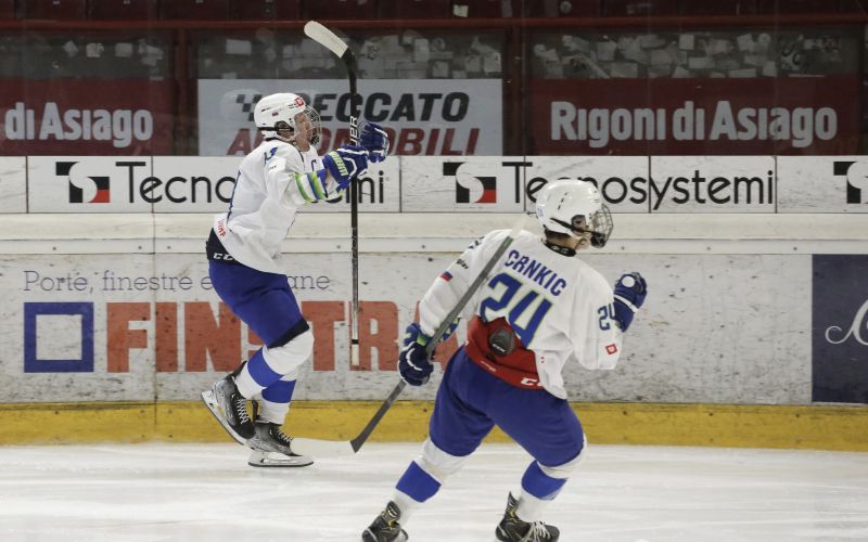 hokej u18 slovenija avstrija langus crnkic 22 .jpg