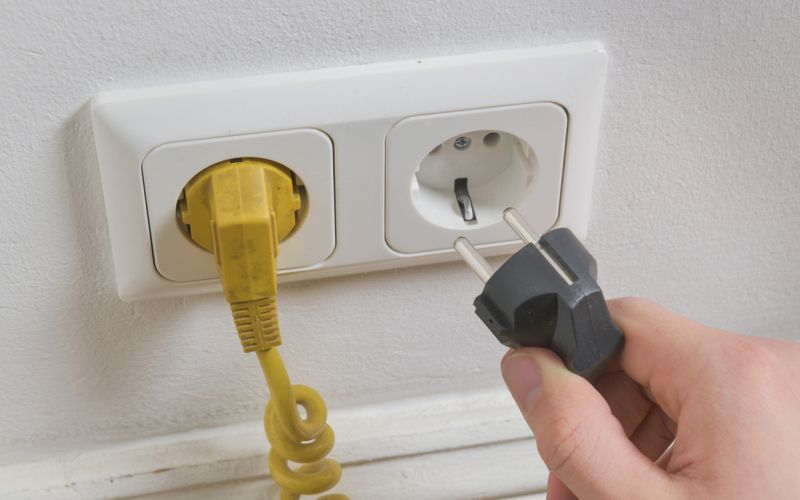 elektrika, vtičnica, stikalo.jpg