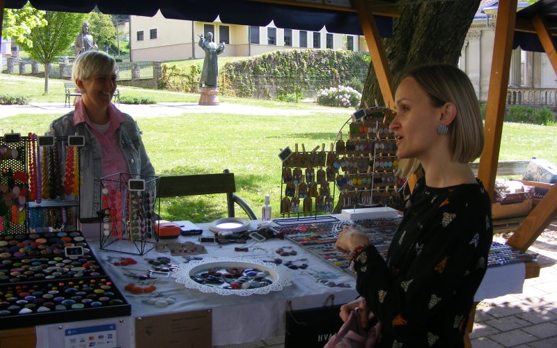 lendava, domača-tržnica-pod-kostanji-v-lendavi, tržnica, lokalna-prehrana