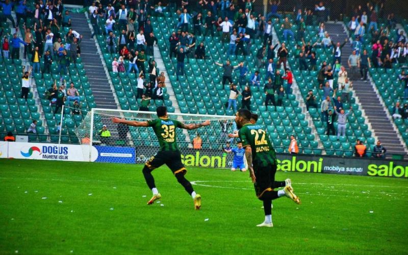 Kocaelispor - Altinordu.jpg