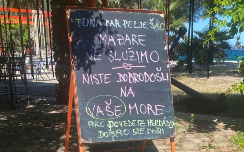 tuna bar, morje, madžari.jpg