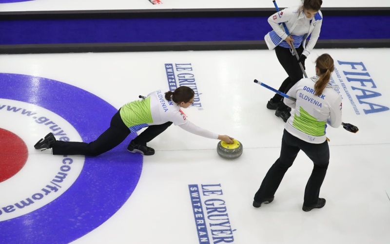 slovenija curling.jpg