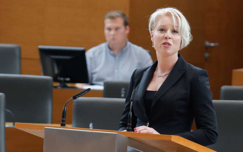 urška klakočar zupančič.jpg