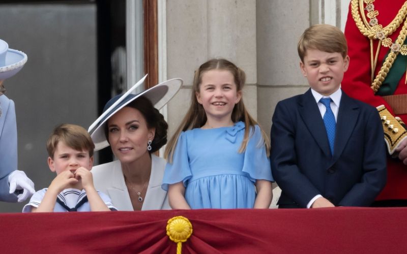 princ-louis, kraljica-elizabeta-ii., princ-william, charlotte, kate-middleton