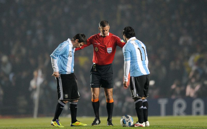 messi tevez.jpg